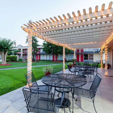 Ramada By Wyndham New Iberia Hotel Kültér fotó