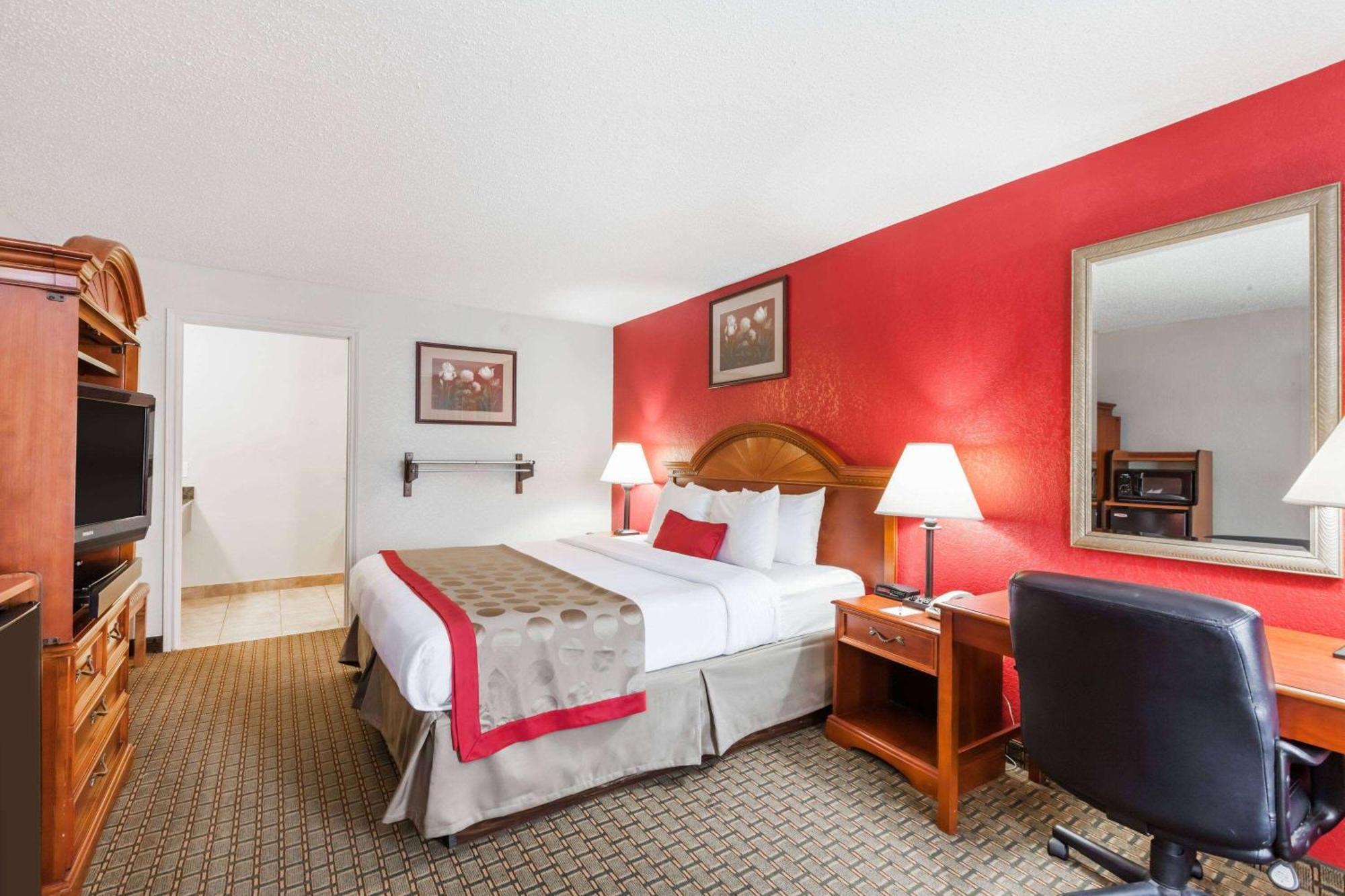 Ramada By Wyndham New Iberia Hotel Kültér fotó